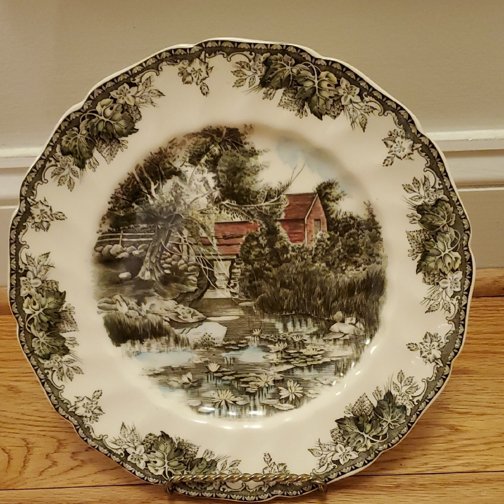 Johnson Bros Friendly Village Lily Pond Plate